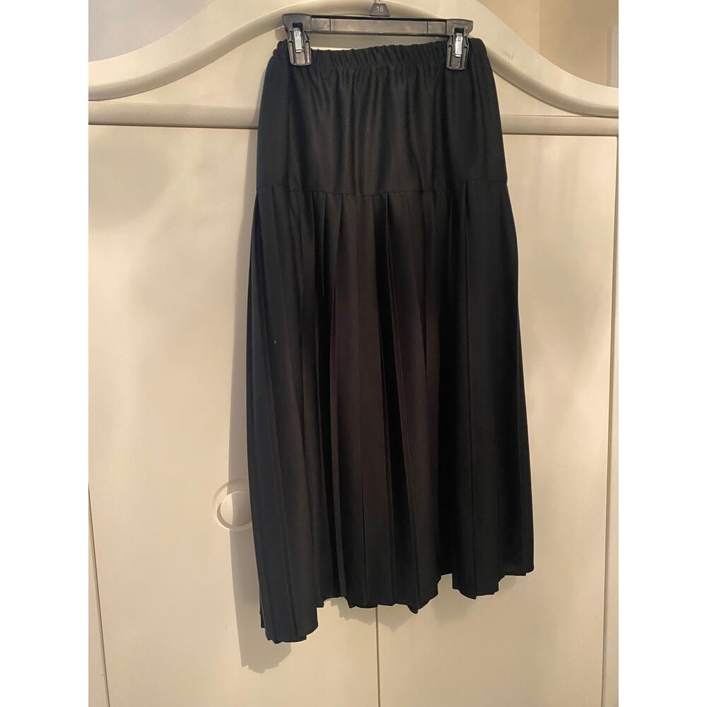 Y2K Black pleated skirt size 14